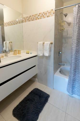 Apartamento Le Luxe Penthouse 2br W AC Wifi & 24 Hr Sec