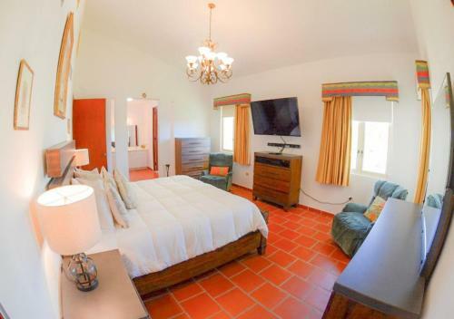 Waterview 2br Plus + 3 Baths Villa Nurlan - Dorado