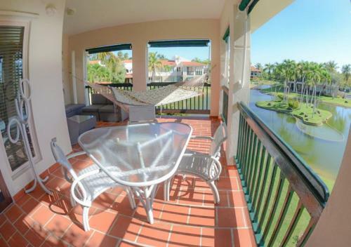 Waterview 2br Plus + 3 Baths Villa Nurlan - Dorado