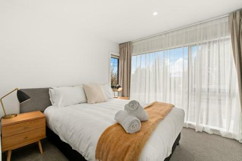 Wanaka Riverside - Albert Town Holiday Home