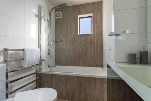 High-end 2br House - Skytower View- Nr Ponsonby Rd