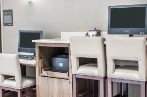 Hotel Wytestone Suites Woodbridge