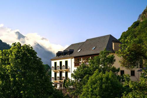 Hotel Logis H�tel La Br�che De Roland