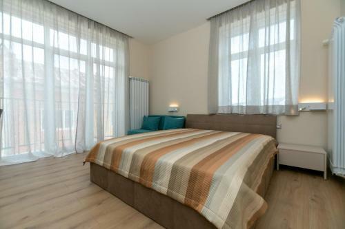 Hostal ???????? ?????? ???????? ?????? / Luxury Studios ?the Old Batak?