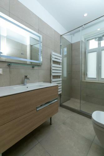 Hostal ???????? ?????? ???????? ?????? / Luxury Studios ?the Old Batak?