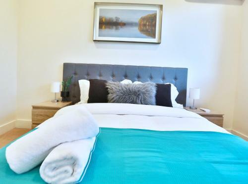 Luxury And Thoughtful Townhouse In Box Hill