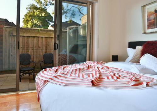 Luxury And Thoughtful Townhouse In Box Hill