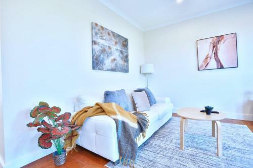 Luxury And Thoughtful Townhouse In Box Hill