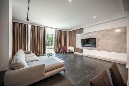 Atomium Twin Villas