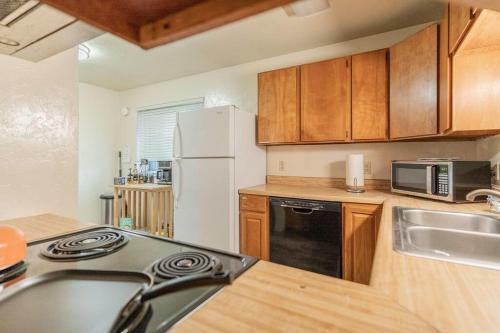 Hostal Centrally Located Coffee Bar And Comfort