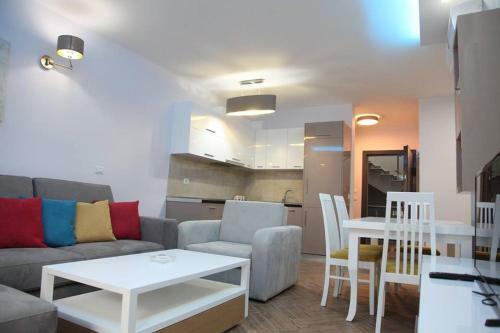 Hotel Sh�ngjini