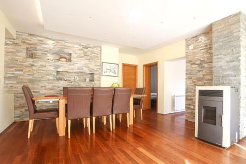 Sunnyside Villa