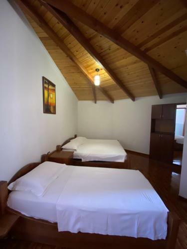 Hotel Kompleksi Jakaj
