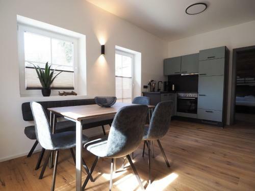 Inviting Holiday Home In Diensten Am Hochk�nig With Terrace