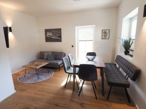 Inviting Holiday Home In Diensten Am Hochk�nig With Terrace