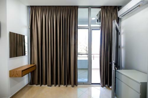 Hotel Dhoma Me Qera Vlore Albania