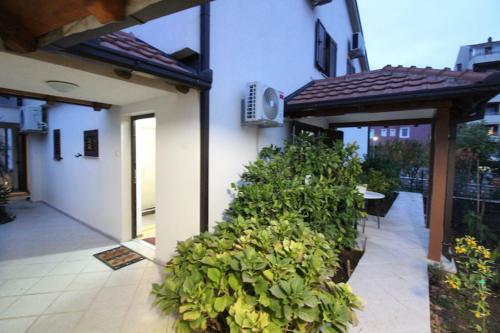 Apartamento Studio Otok With Garden
