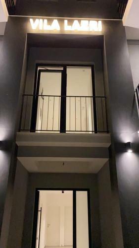Hostal Vila Lazri