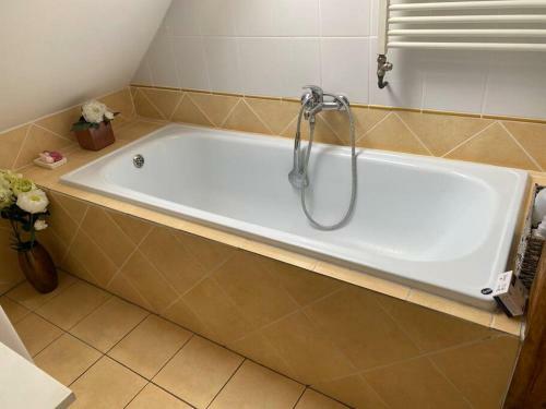 Apartamento Shabby Chick 3 Bedroom Mezonet With Balcony