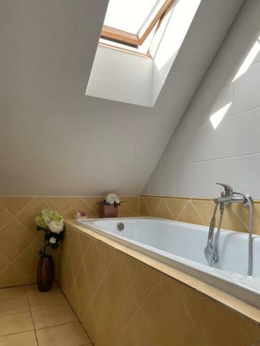 Apartamento Shabby Chick 3 Bedroom Mezonet With Balcony