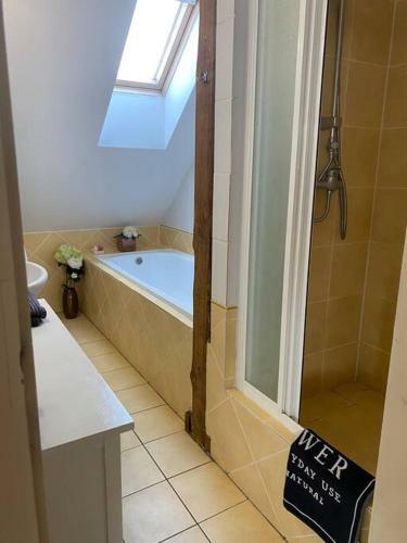 Apartamento Shabby Chick 3 Bedroom Mezonet With Balcony