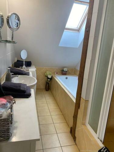 Apartamento Shabby Chick 3 Bedroom Mezonet With Balcony