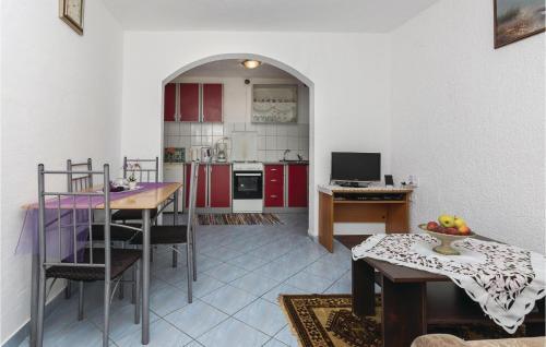 One-bedroom Apartment In Vir