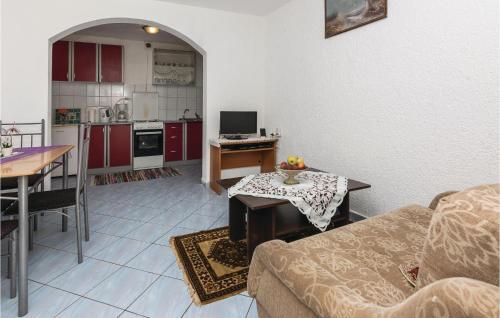 One-bedroom Apartment In Vir