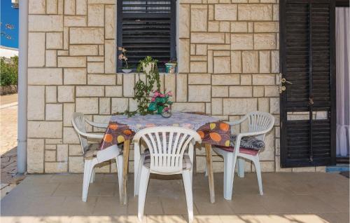 One-bedroom Apartment In Vir
