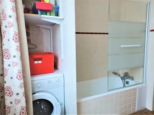 Apartment Aix-les-bains, 1 Bedroom, 2 Persons - Fr-1-555-64