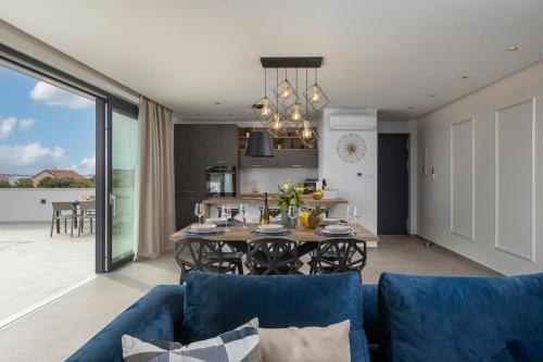 Villa Coralis With Heated Pool