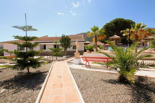 Tess Villa El Mirador
