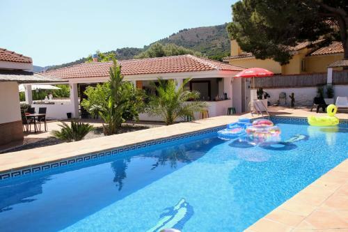 Tess Villa El Mirador
