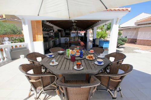 Tess Villa El Mirador