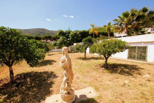 Tess Villa El Mirador