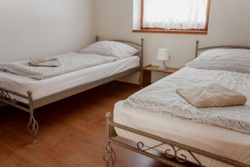 Kotyog� Apartmanok, Bog�cs