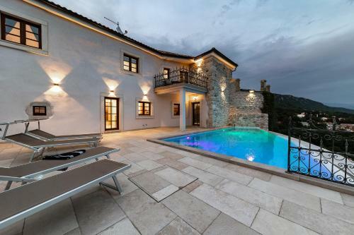 Villa Eve's Castle