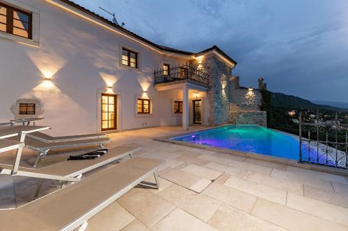 Villa Eve's Castle