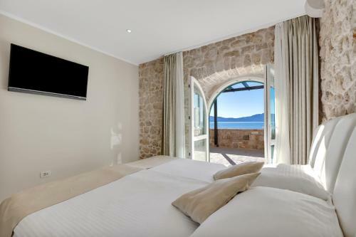 Premium Beachfront Apartments Villa Zlatko