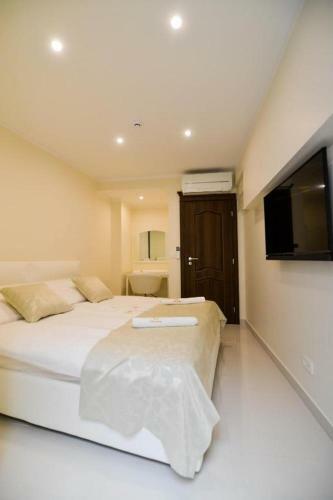 Premium Beachfront Apartments Villa Zlatko
