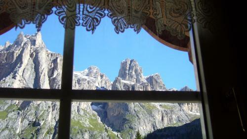 Hotel Chalet Monti Pallidi
