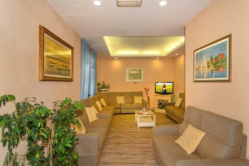 Hotel Perla Del Mare