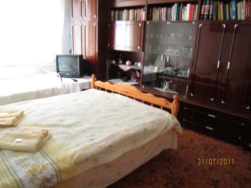 Hostal Kristal Guest House