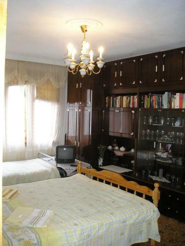 Hostal Kristal Guest House