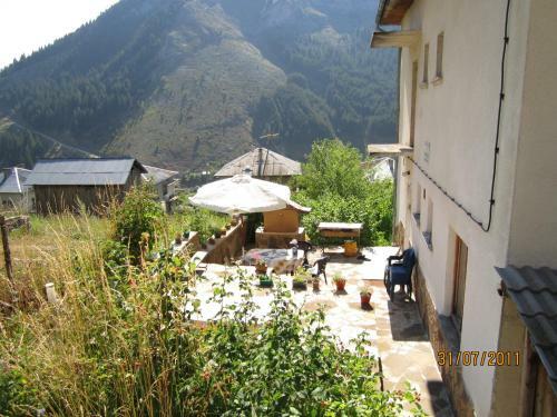 Hostal Kristal Guest House