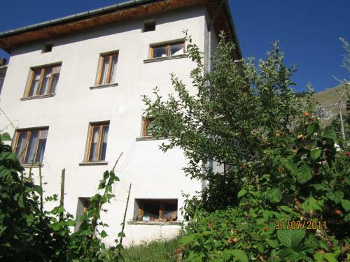 Hostal Kristal Guest House