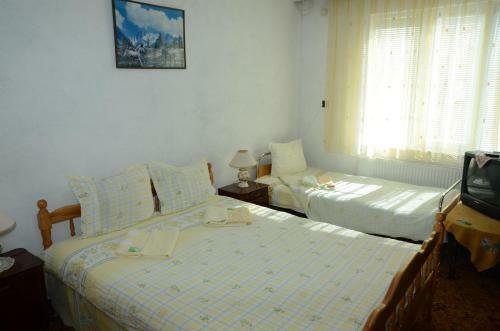 Hostal Kristal Guest House