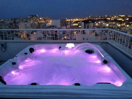 Wonderful Apartments With Shared Jacuzzi And Panorama Rooftop