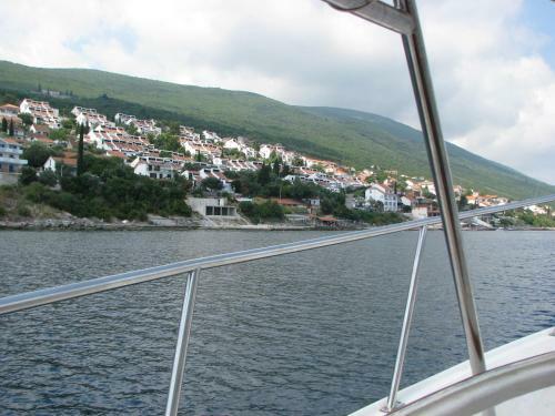 Seaview Apartments