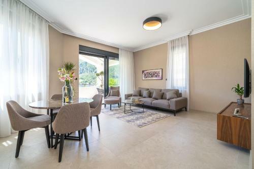 Aparthotel C Group Apartments